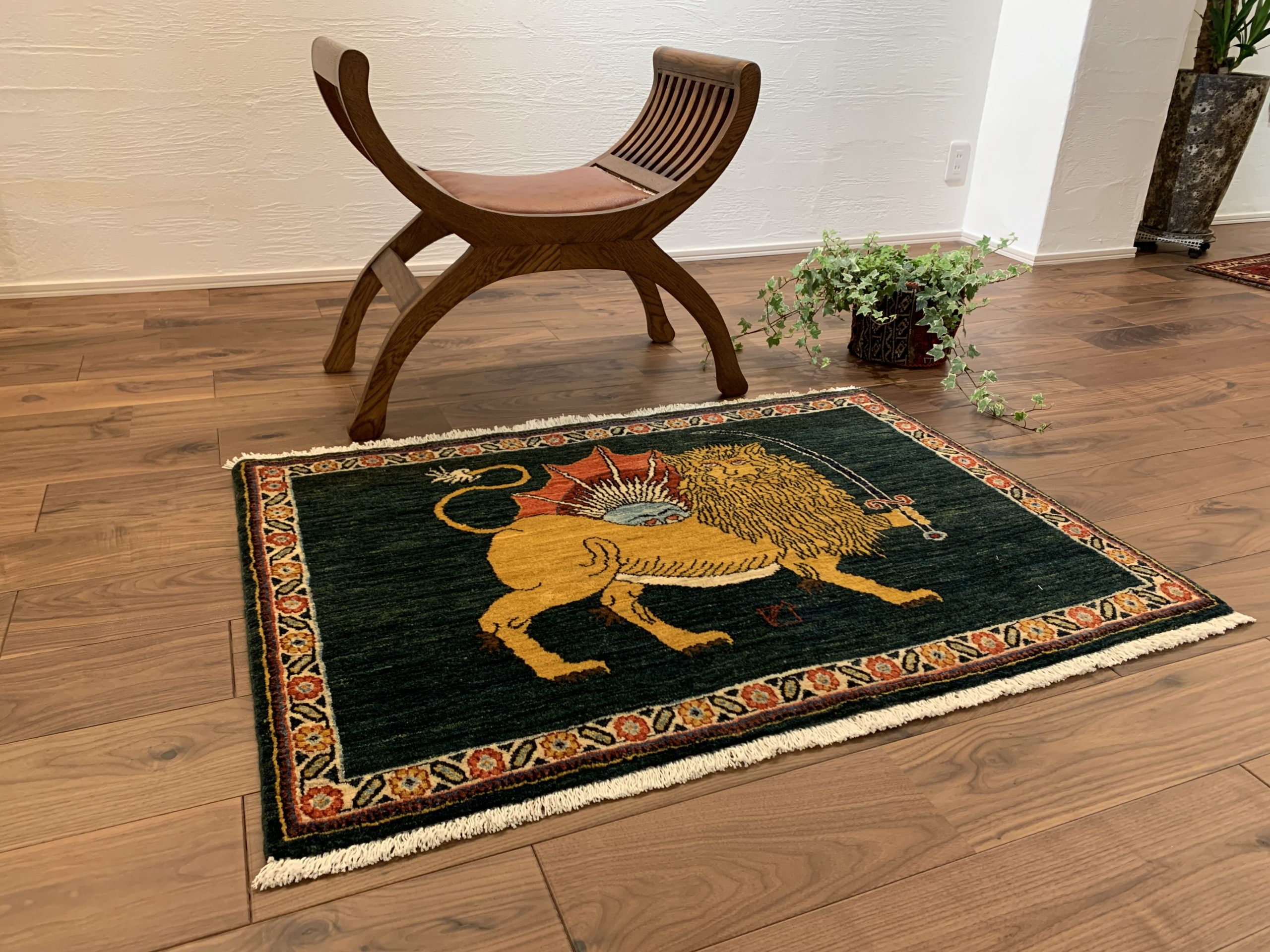 最新作得価ギャッベゾランヴァリ ペルシャ絨毯120cm ×80cm ラグ・カーペット